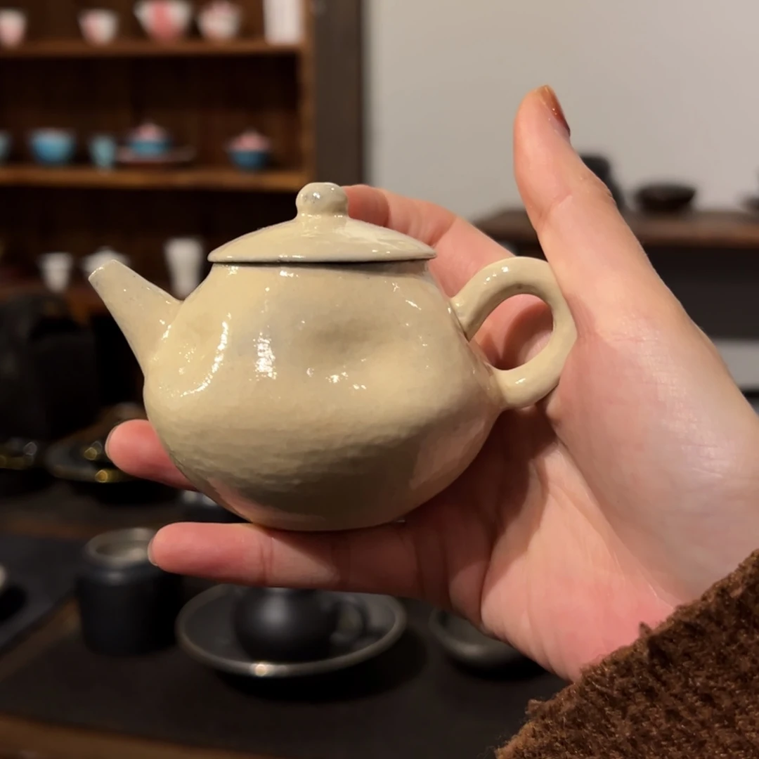 摆件陶瓷。     陶瓷。