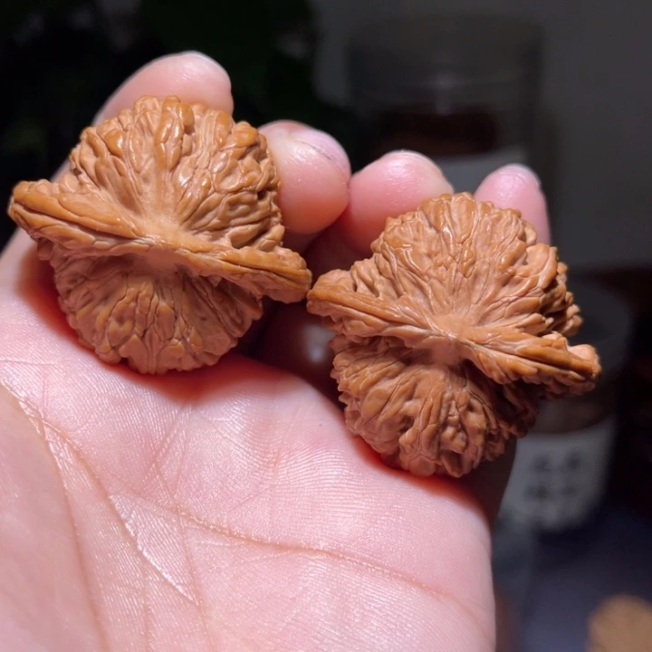 文玩核桃吊坠          40