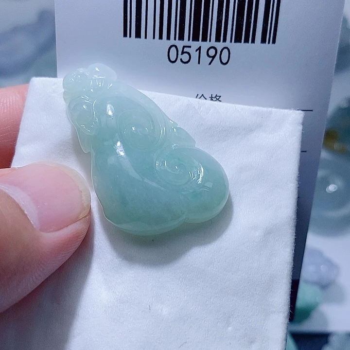 翡翠未镶嵌颈饰天光墟翡翠市场现金代购