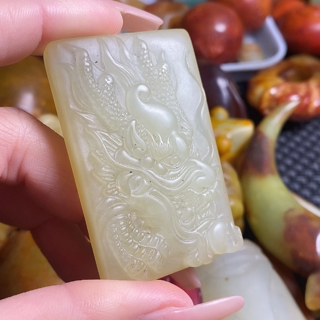 岫岩老玉（透闪石质玉）未镶嵌珠宝奇石