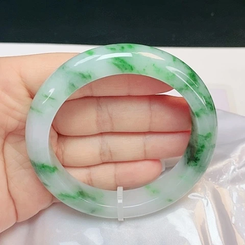 【闪购商品】翡翠手镯未镶嵌正圈60.1
