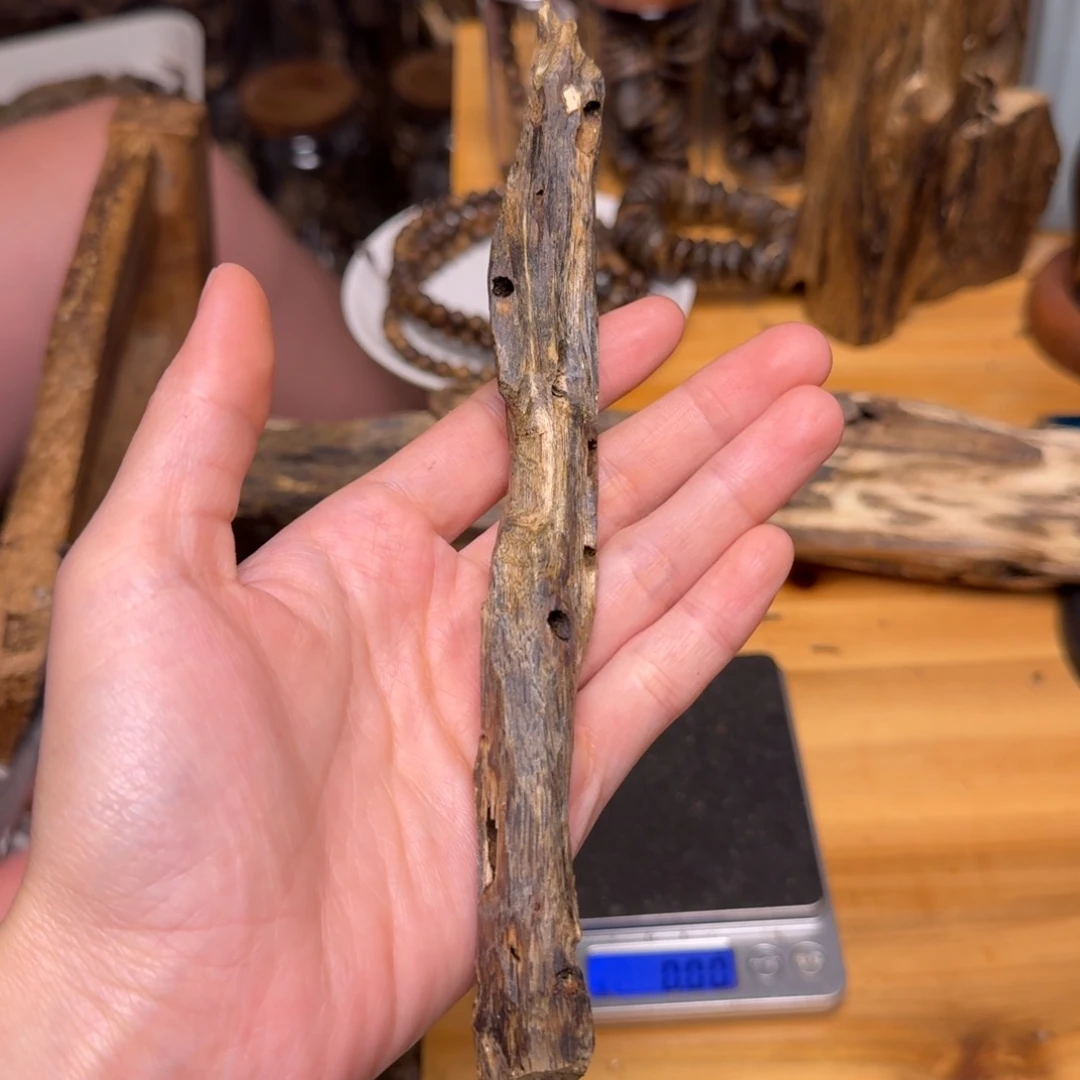 沉香碎屑沉香白棋块料17克