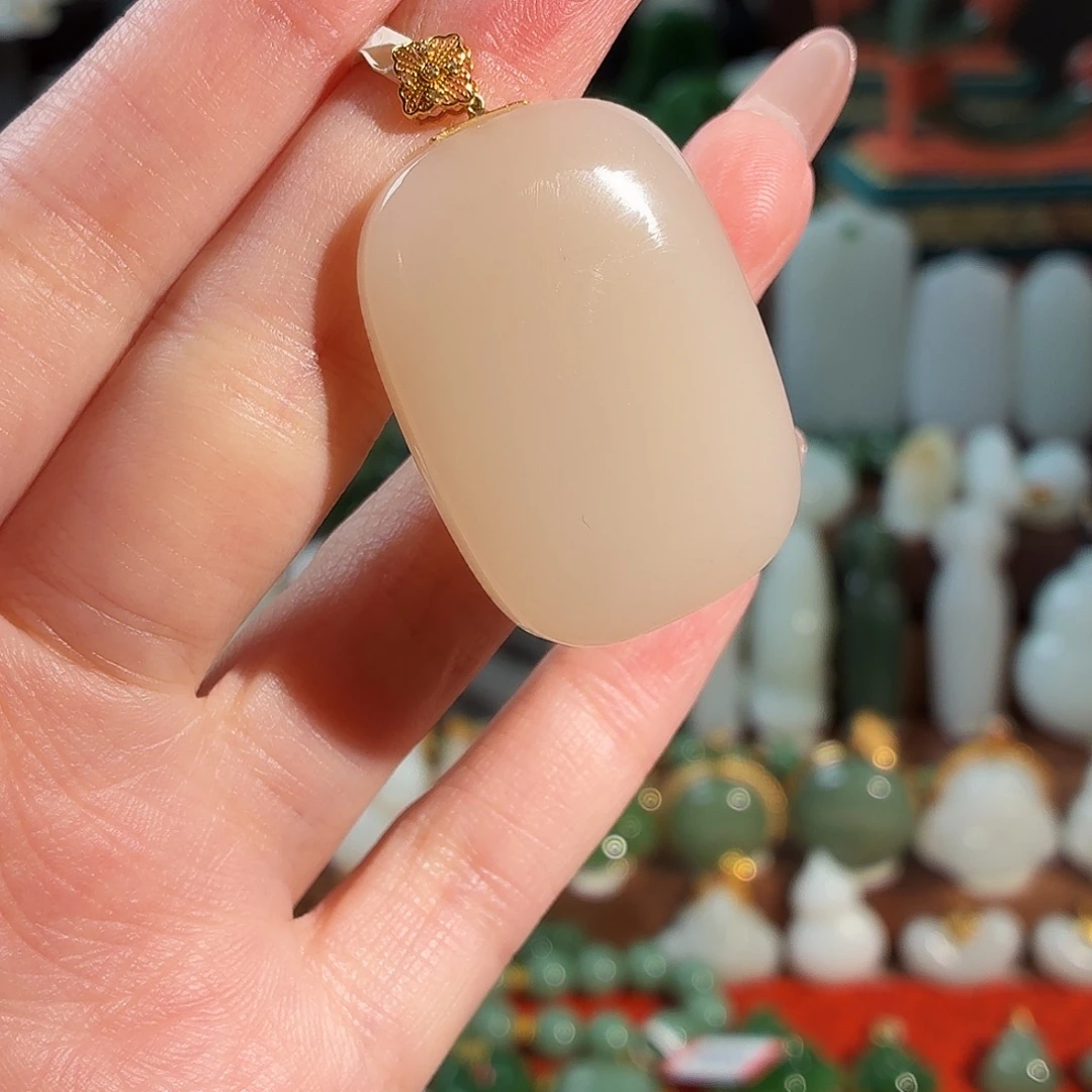 和田玉18K金镶嵌颈饰