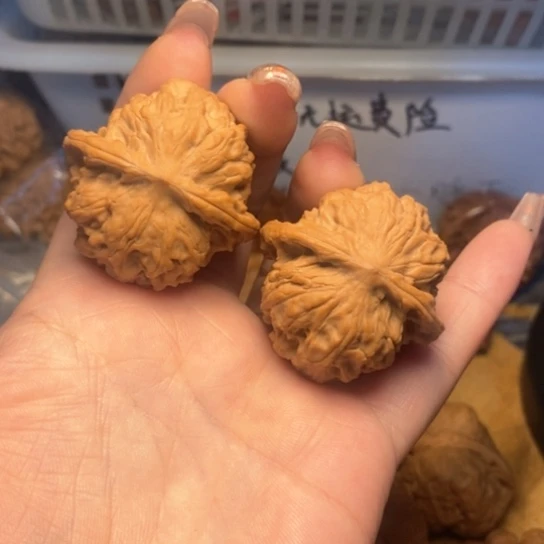 文玩核桃吊坠润****3野狼