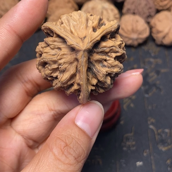 挪***林文玩核桃吊坠文玩核桃异形单只