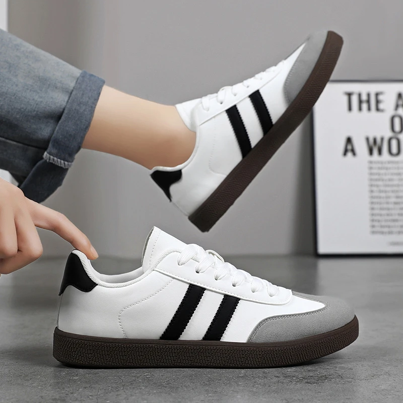 男鞋夏季防滑透气休闲软底复古德训潮鞋男士户外百搭工作运动板鞋