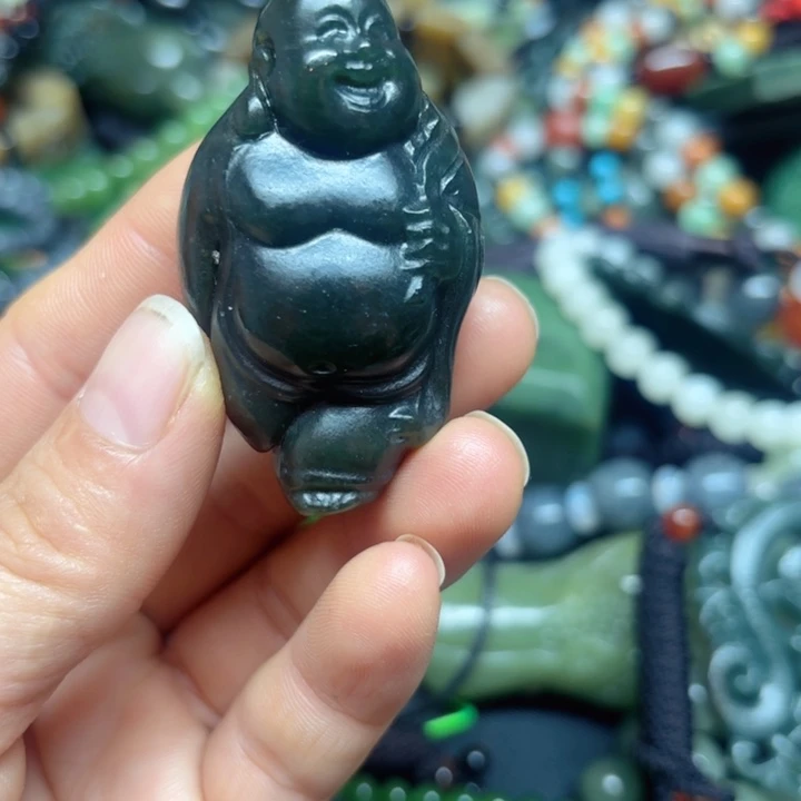 颈饰未镶嵌和田玉（糖玉）