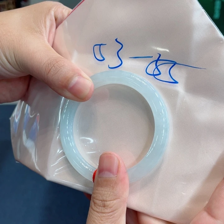 翡翠手镯未镶嵌买断