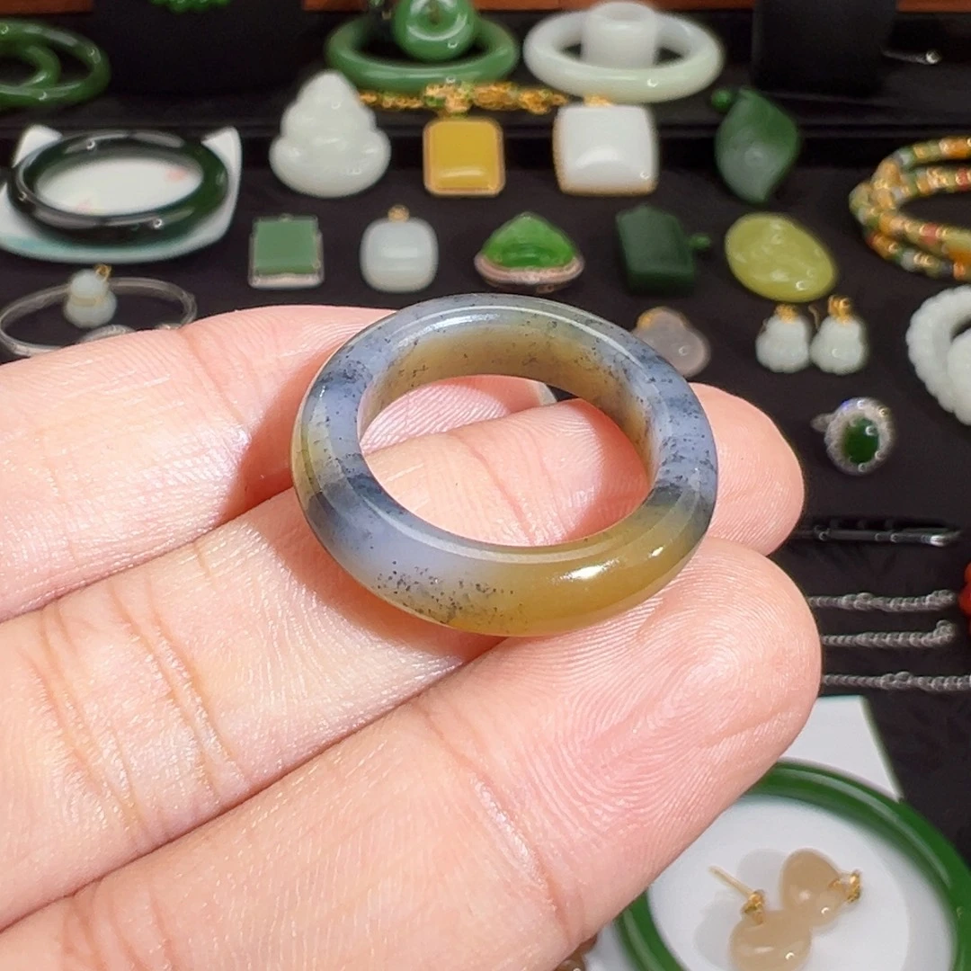 和田玉未镶嵌戒圈