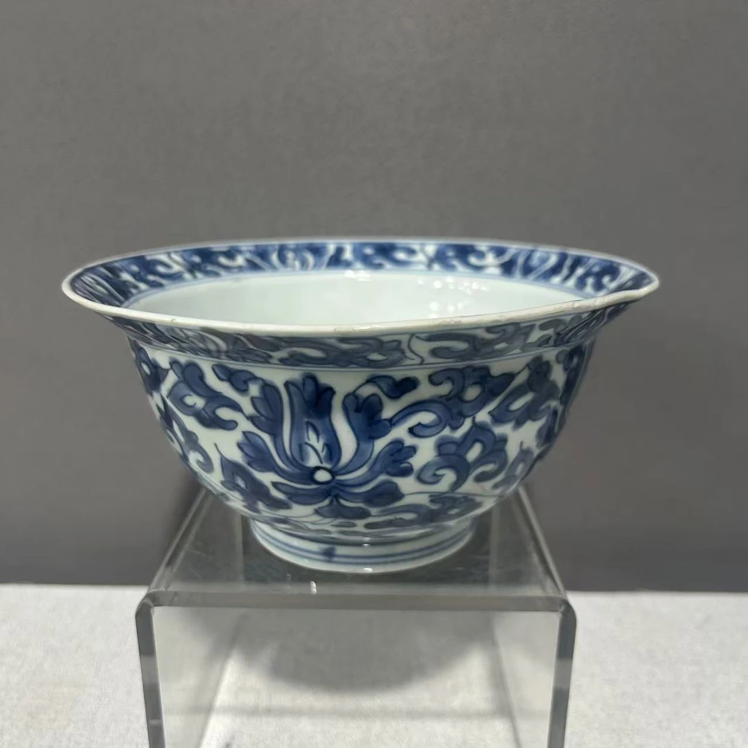A1009005 清早期 青花缠枝花卉纹折沿碗（口径约16.3  高8）