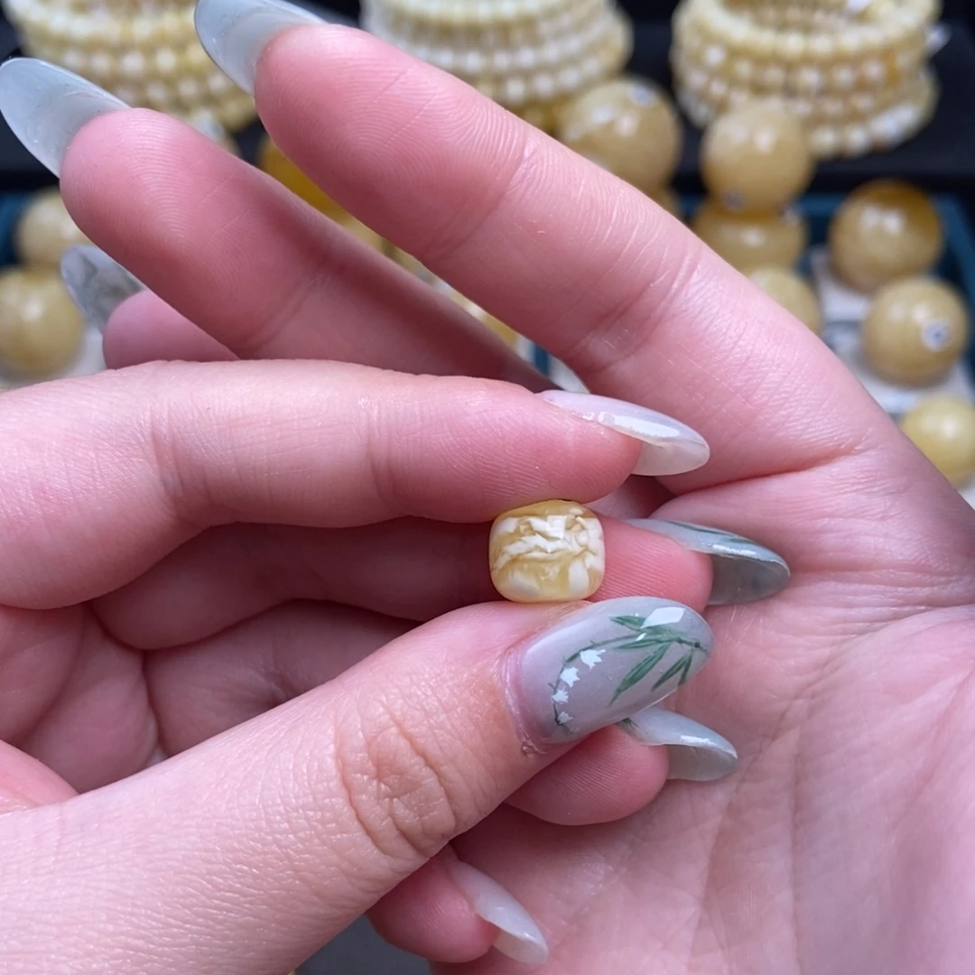 蜜蜡未镶嵌珠宝奇石卡10.2