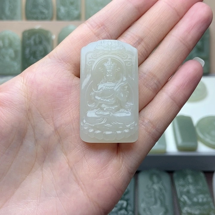 和田玉未镶嵌颈饰M****e