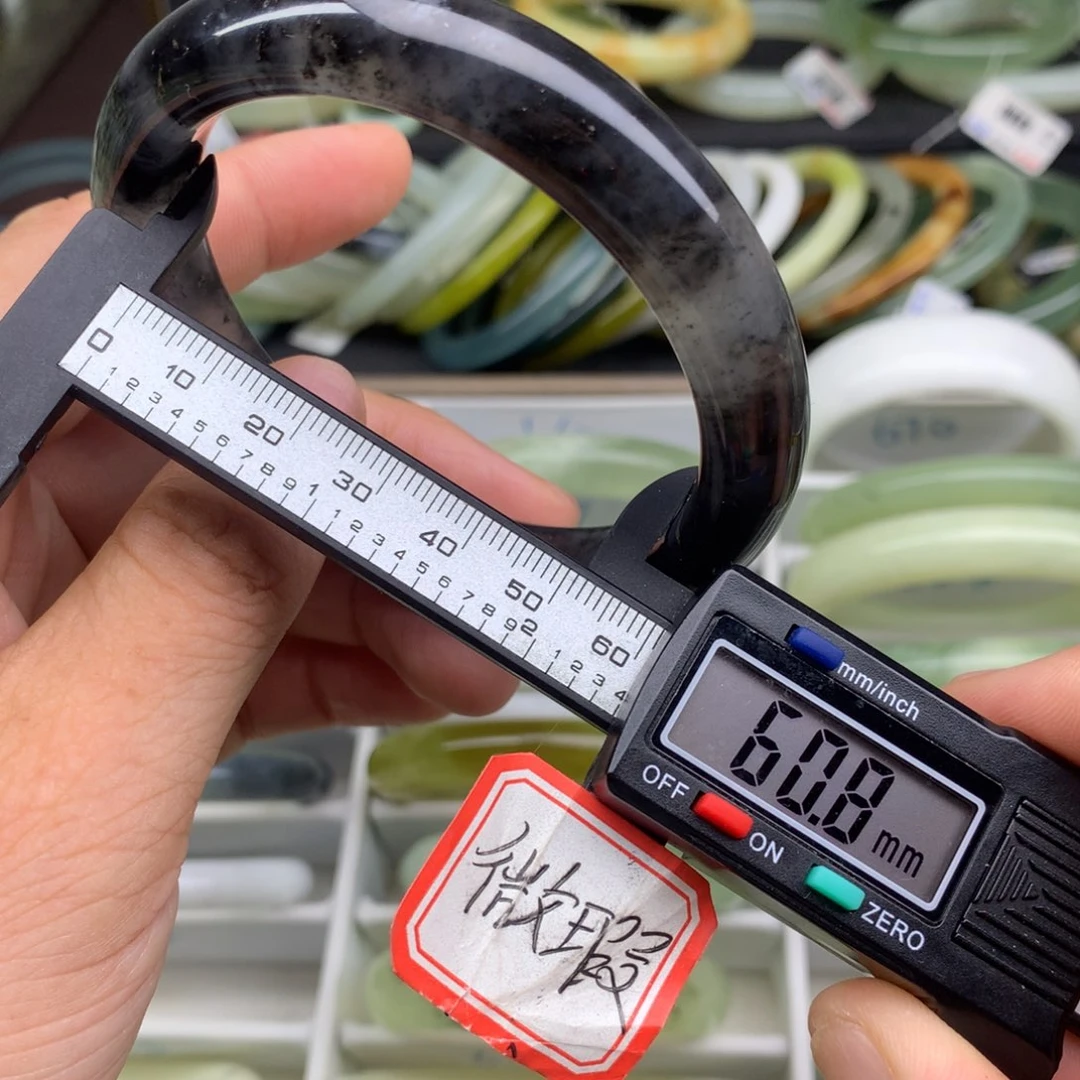 未镶嵌蛇纹石玉手镯560