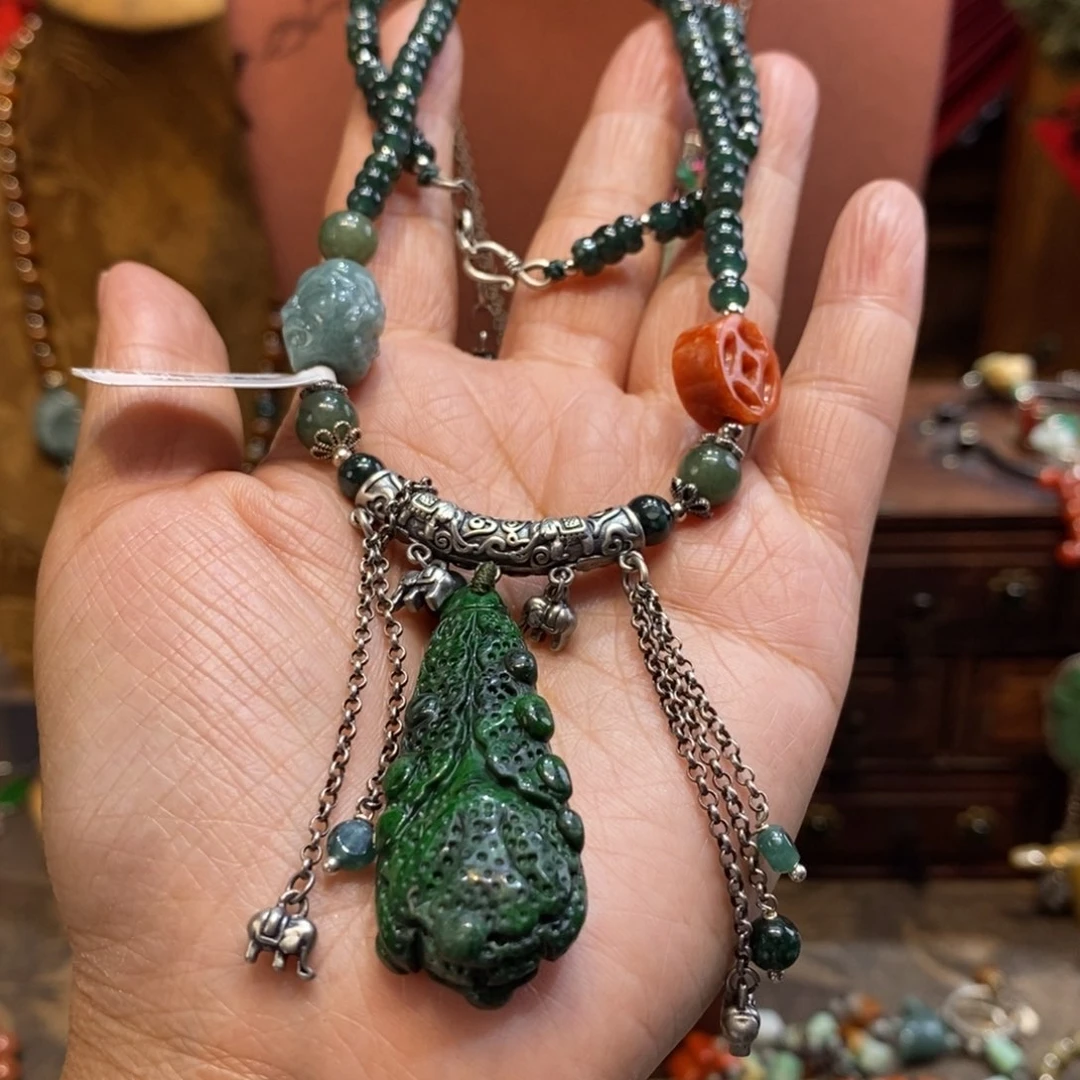 翡翠吊坠(赠链)未镶嵌