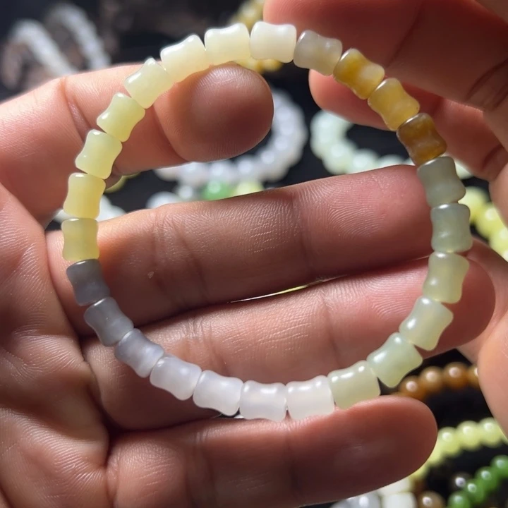 和田玉未镶嵌手串