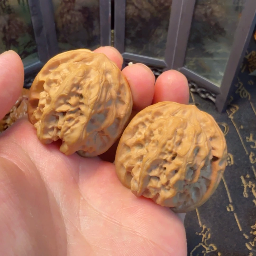 文玩核桃吊坠磐石40