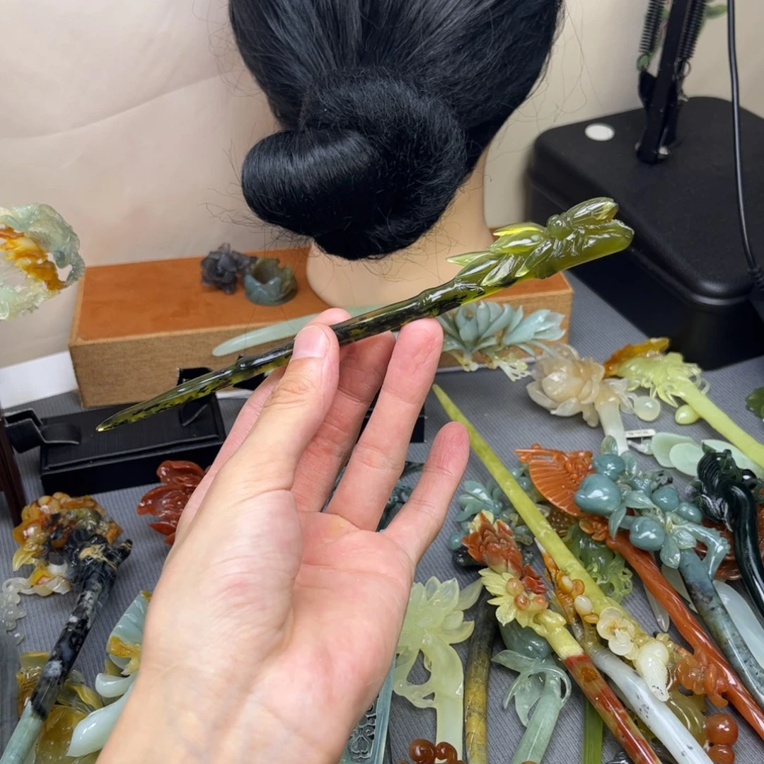 蛇纹石玉未镶嵌发饰