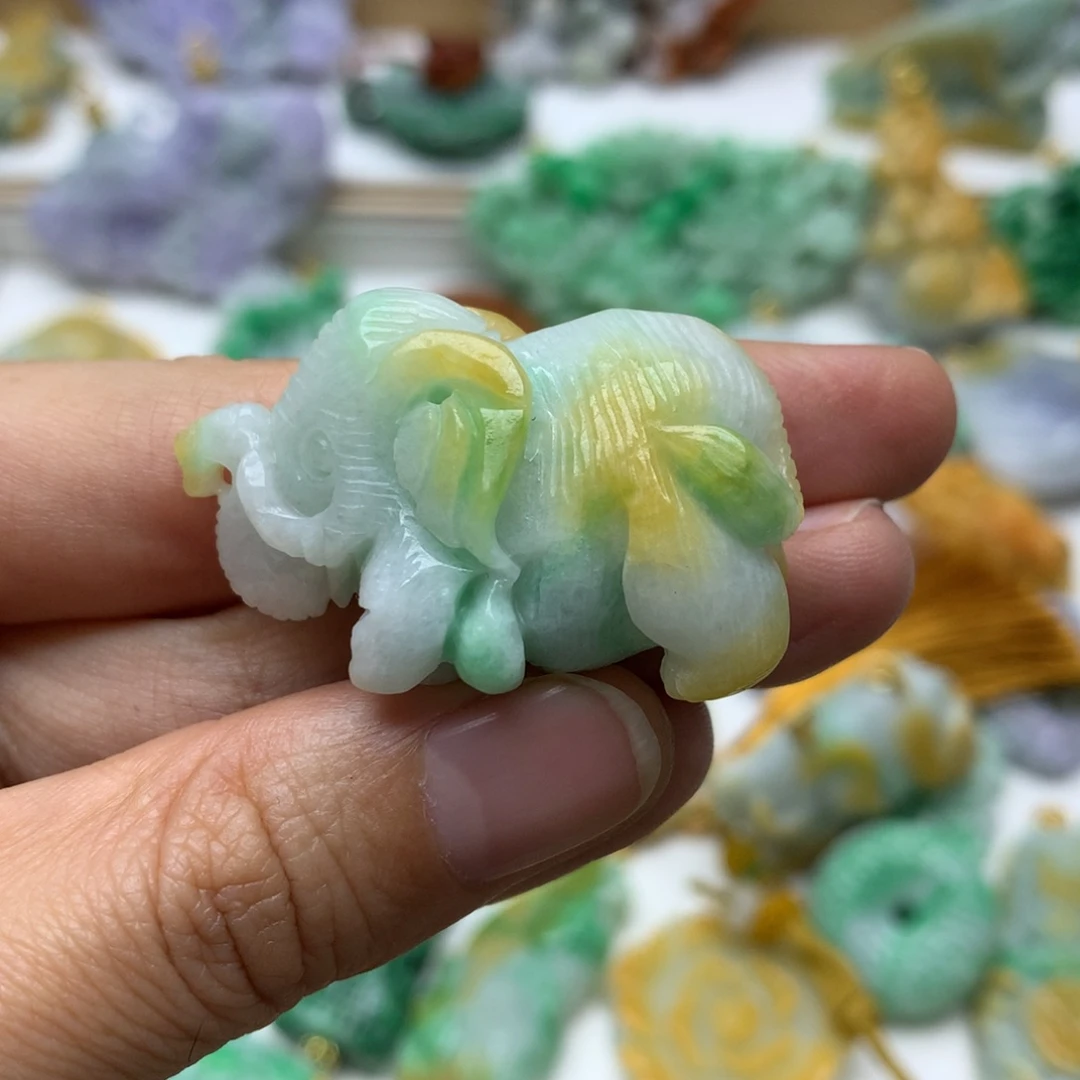 翡翠颈饰未镶嵌静*子翡翠