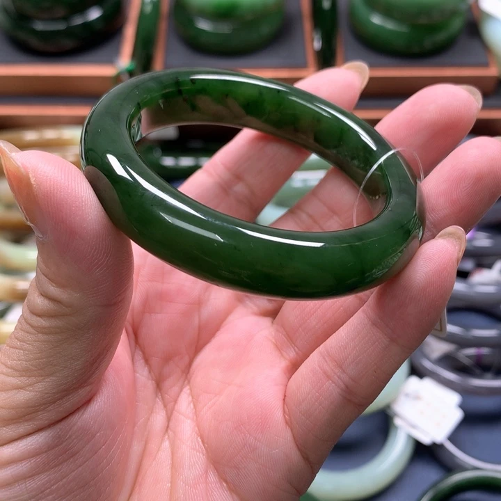 【闪购商品】未镶嵌手镯和田玉（碧玉）