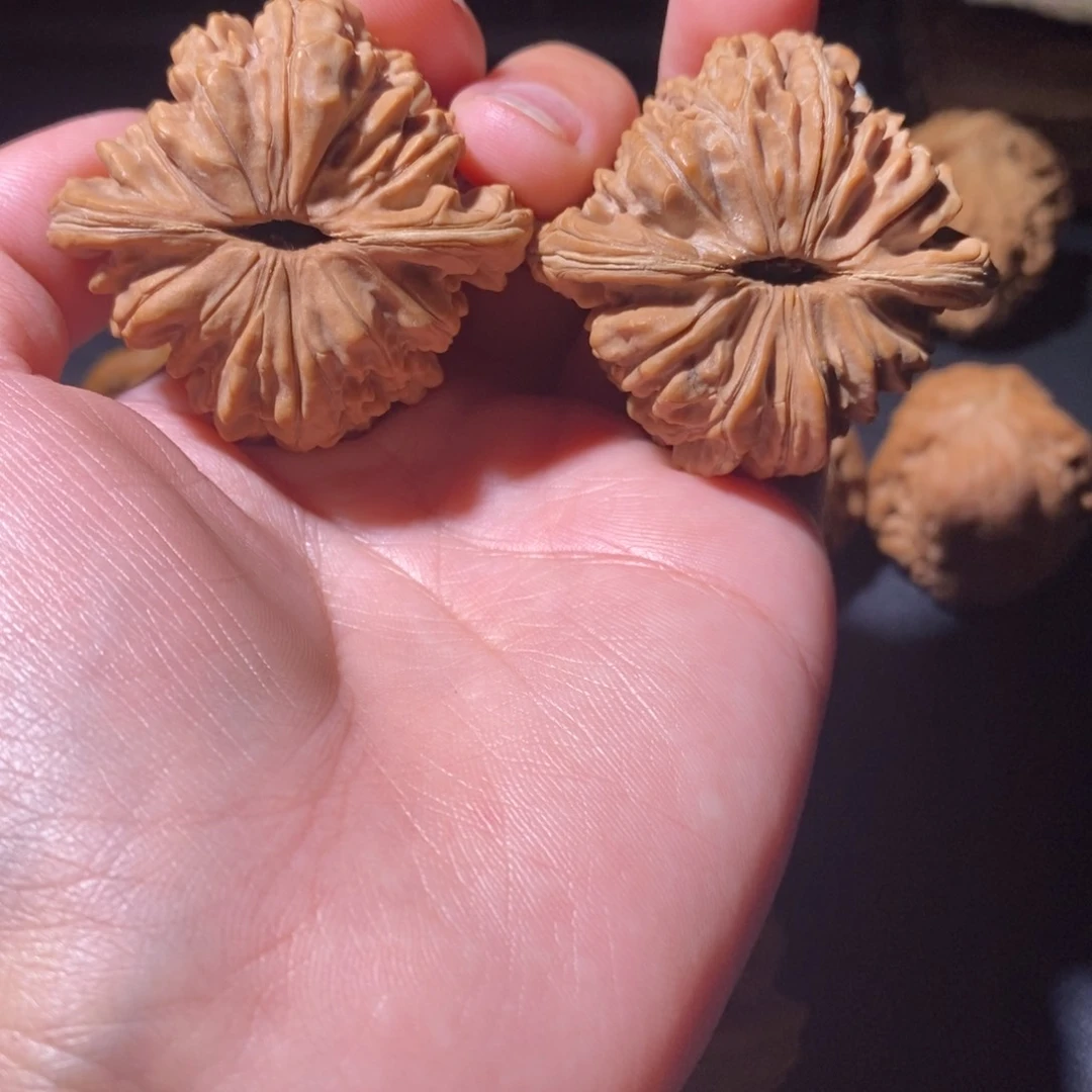 文玩核桃吊坠山地楼