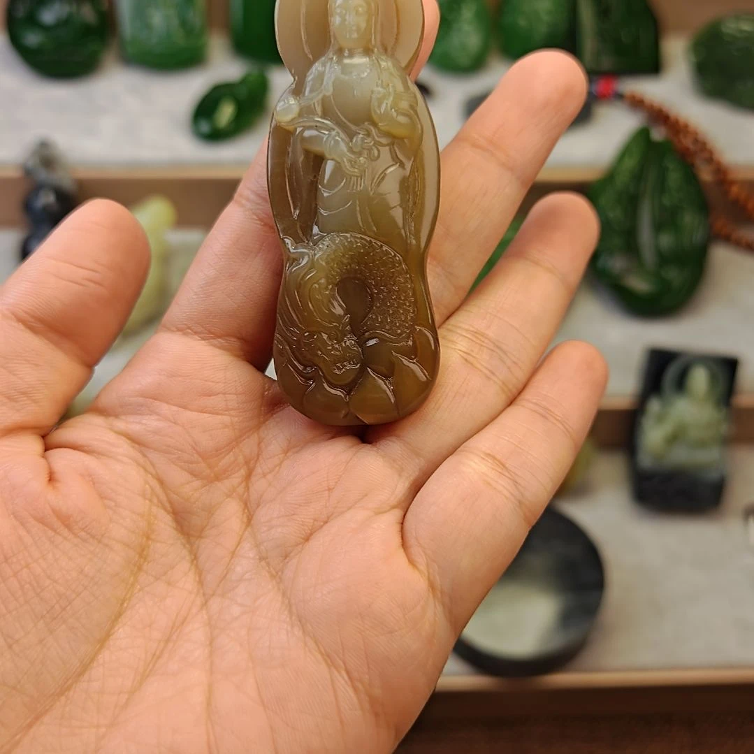 和田玉未镶嵌颈饰