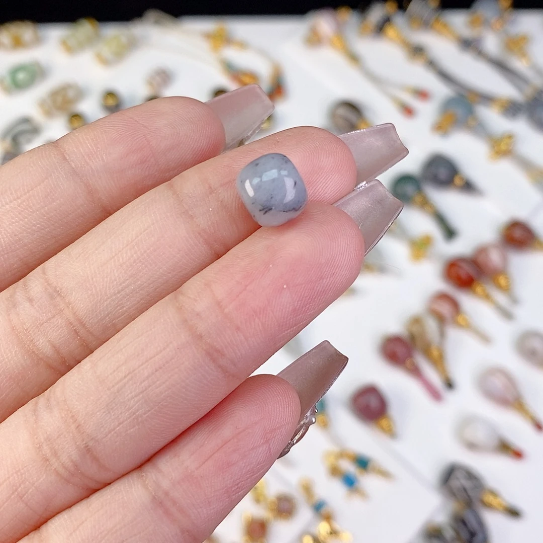 翡翠未镶嵌颈饰9×8mm