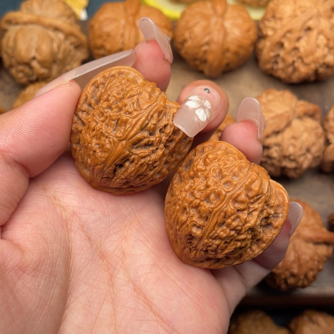 文玩核桃吊坠野生，密纹35