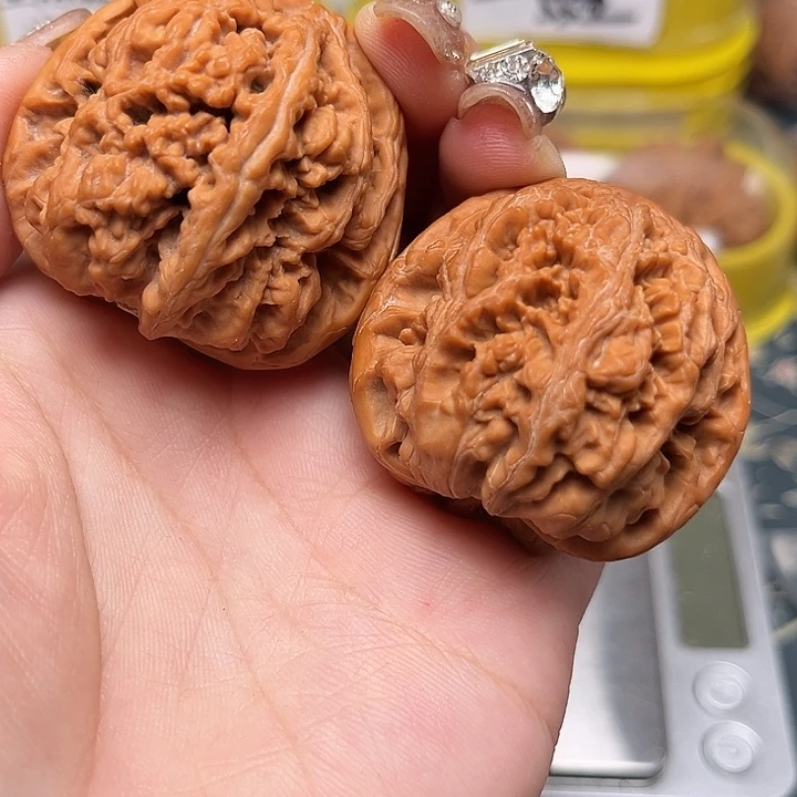 桃核吊坠42-24610-02