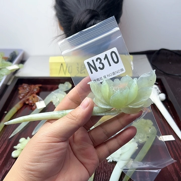 蛇纹石玉发饰合金人*生