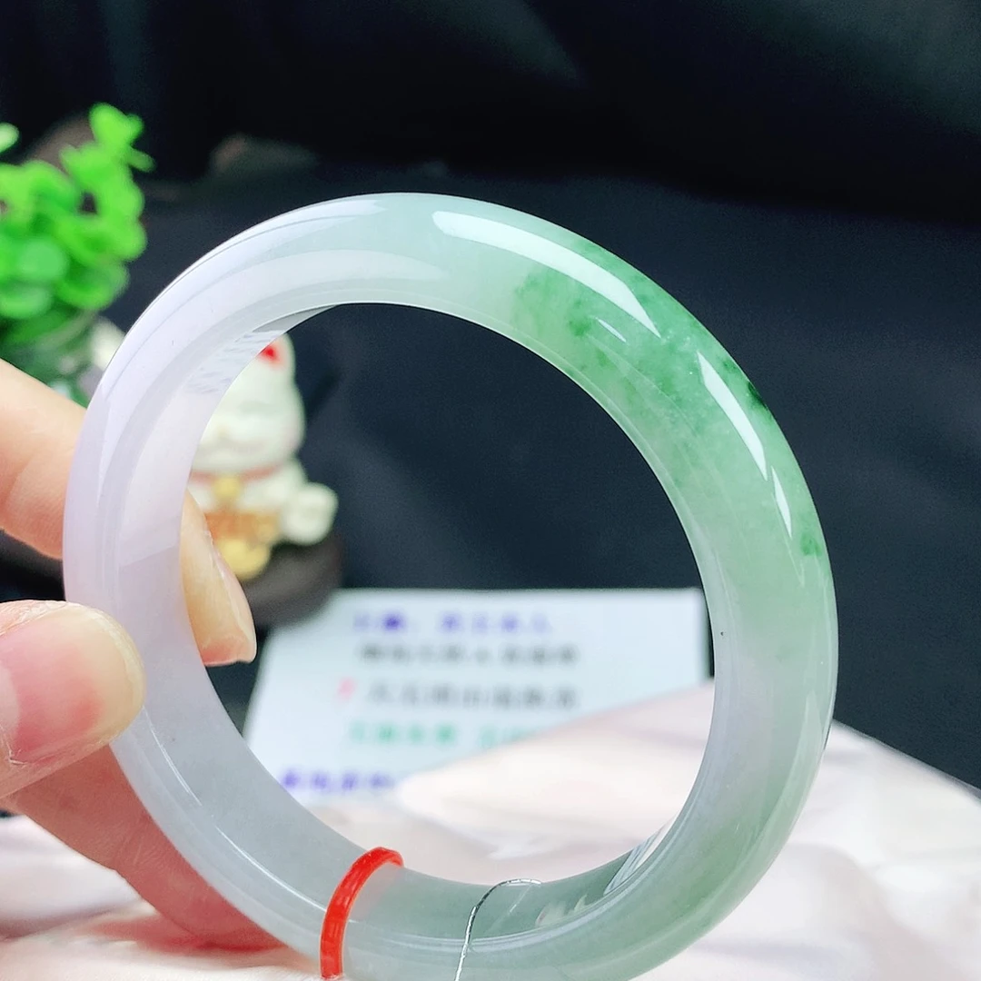翡翠手镯未镶嵌58圈