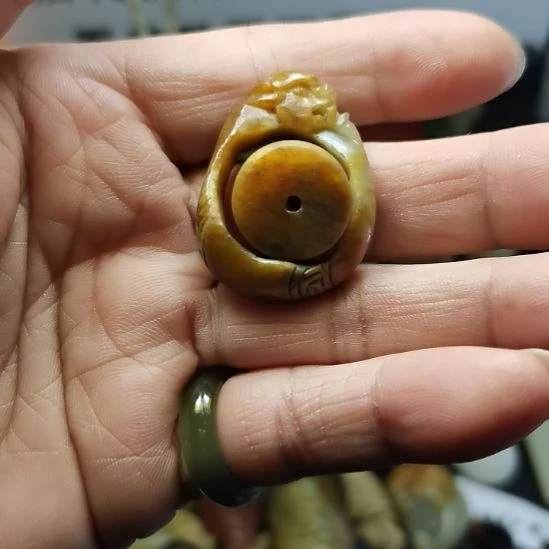 和田玉（糖玉）未镶嵌颈饰