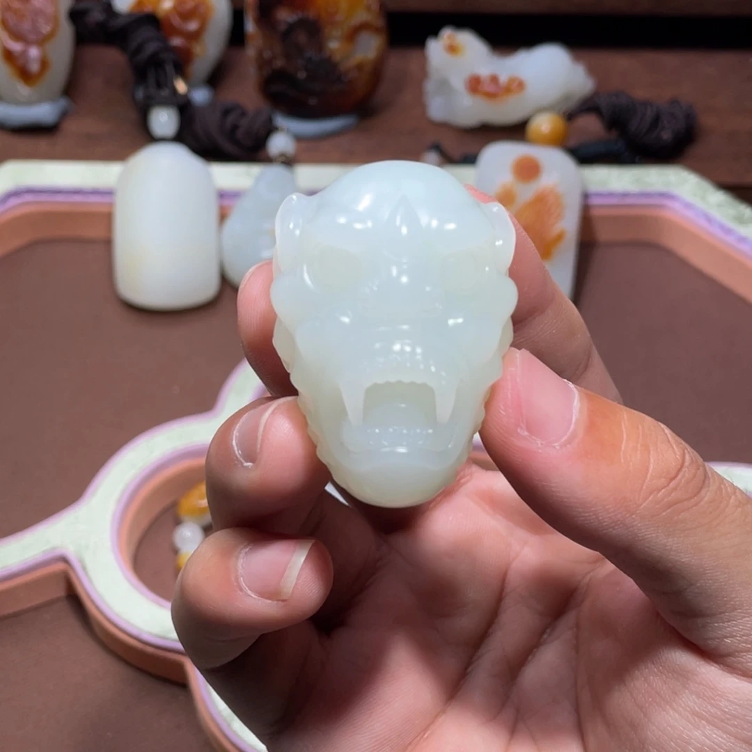 和田玉（糖玉）未镶嵌颈饰