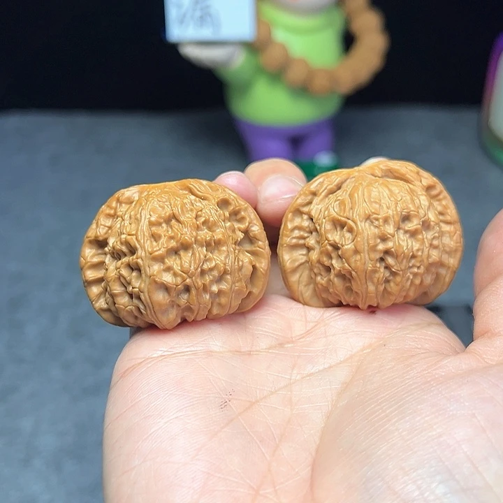 文玩核桃把件闷白44尺