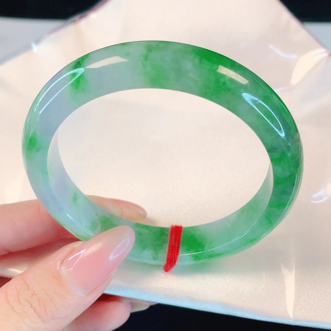 翡翠手镯未镶嵌1212翡翠