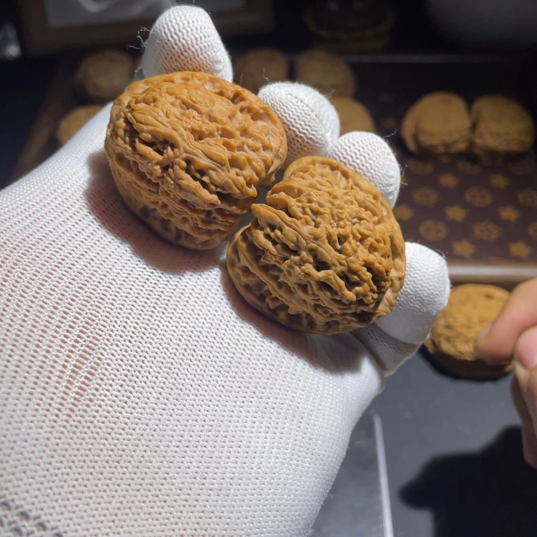 文玩核桃吊坠o****y核桃