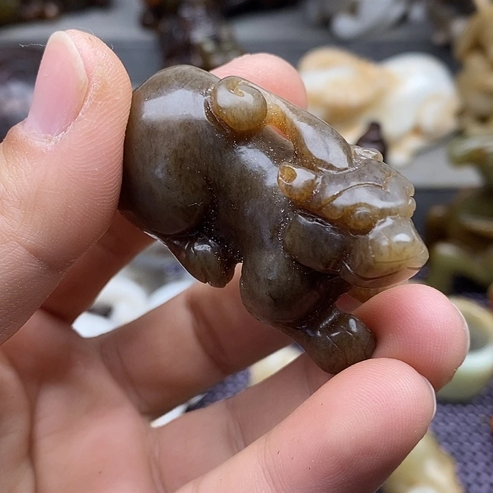 未镶嵌蛇纹石玉颈饰