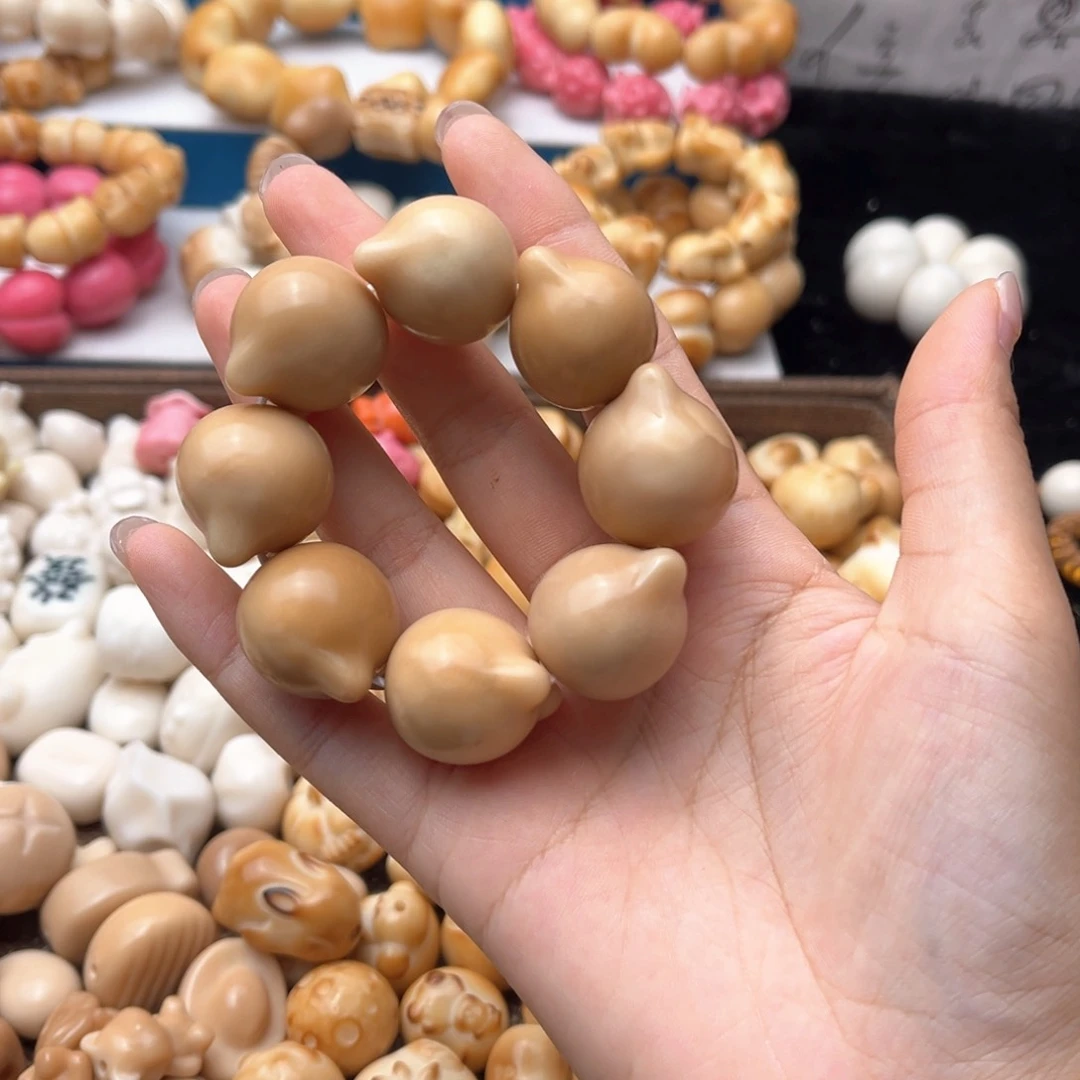 吊坠菩提根/象牙果猫头卡26+