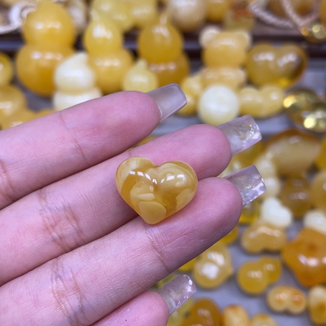 琥珀未镶嵌珠宝奇石