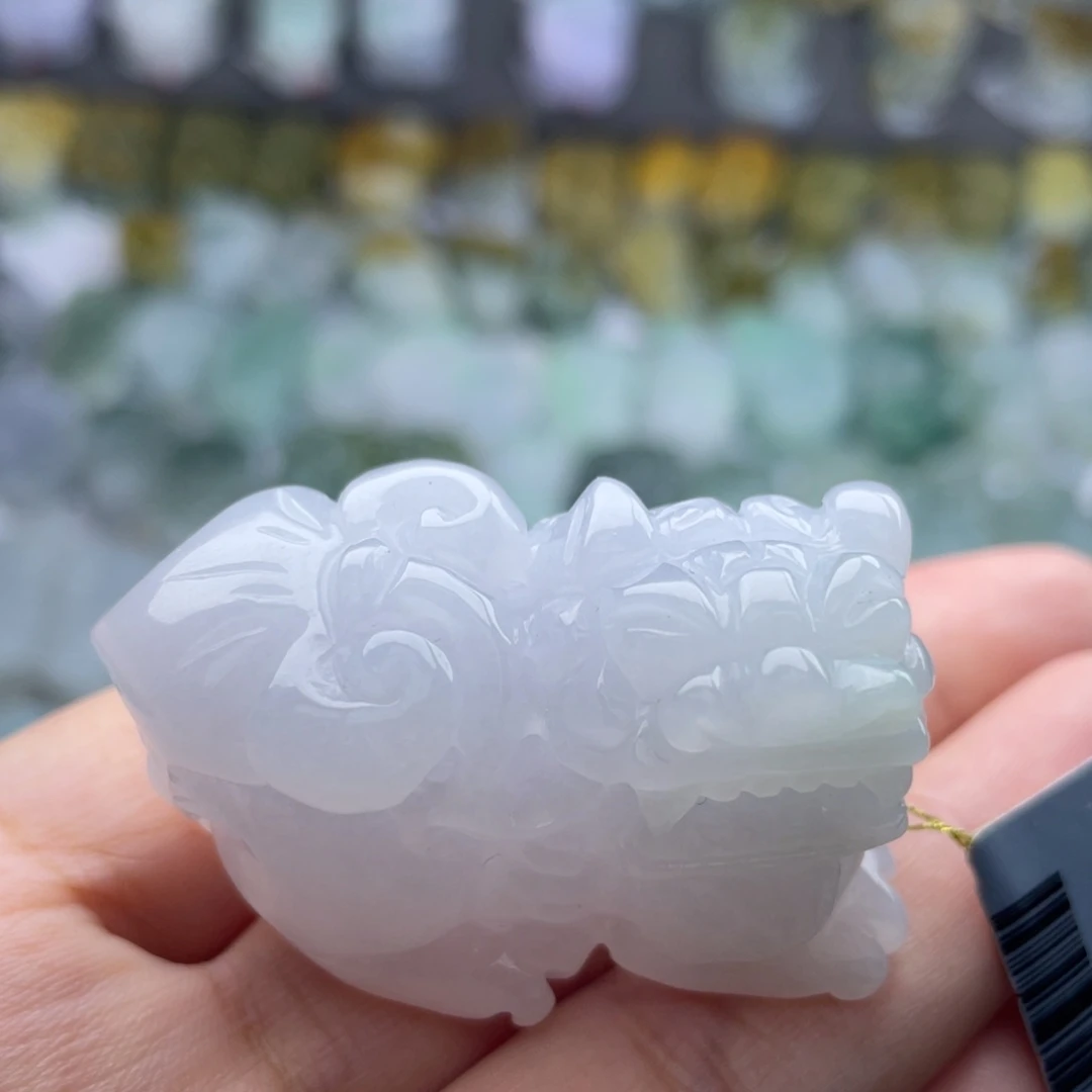 翡翠未镶嵌颈饰貔貅