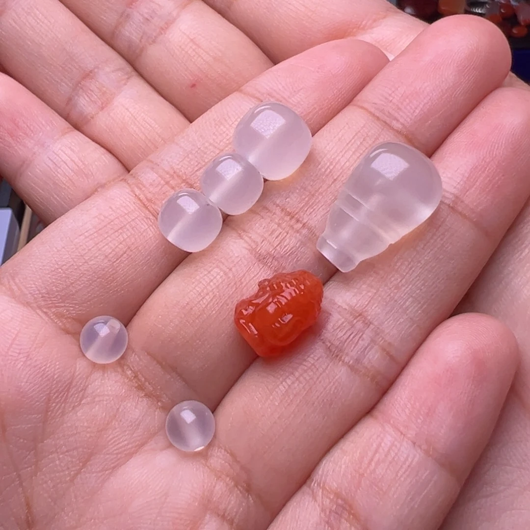 刘***生玛瑙/玉髓未镶嵌珠宝奇石