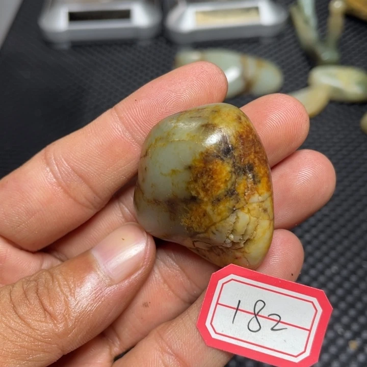 颈饰未镶嵌和田玉182