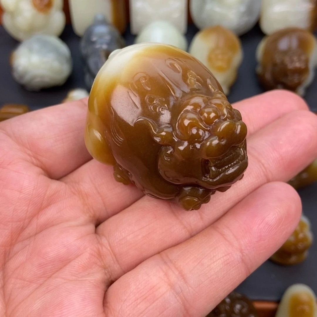 和田玉（糖玉）未镶嵌颈饰境*