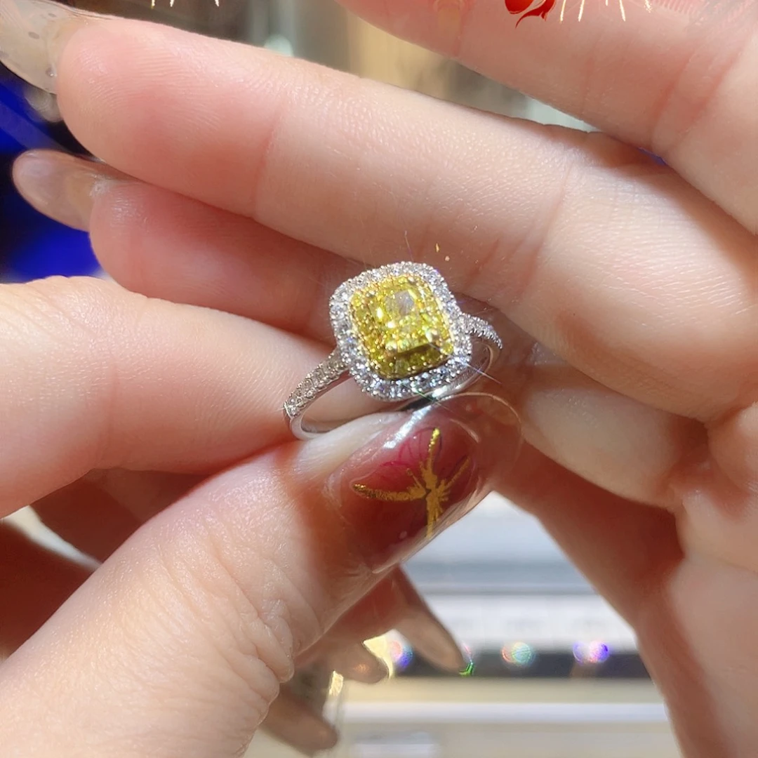 实验室培育钻石18K金镶嵌0.7VVS，14