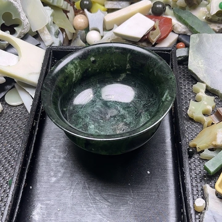 和田玉未镶嵌颈饰泉****石