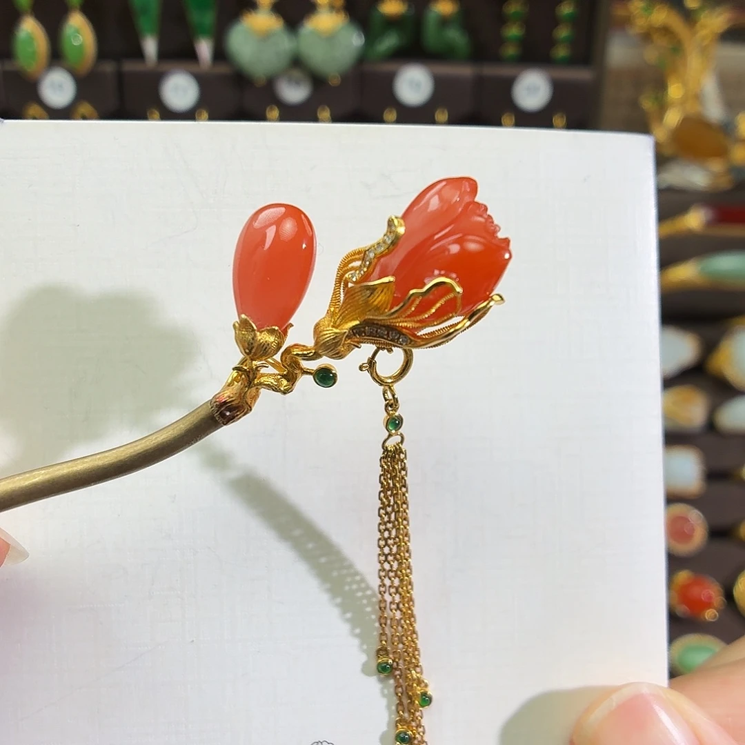 18K金镶嵌发簪南红玛瑙