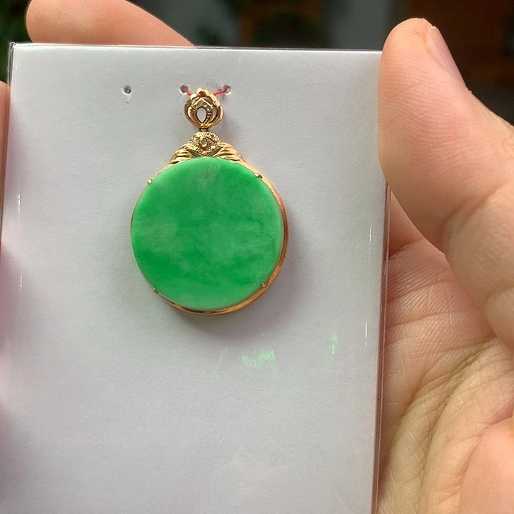 翡翠18K金镶嵌颈饰翡翠首饰