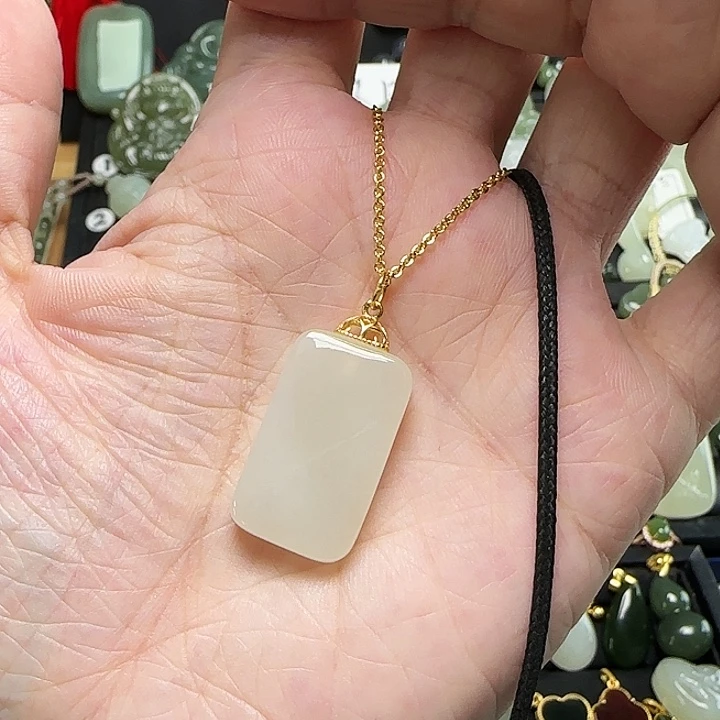 吊坠(赠链)银S925镶嵌和田玉韵*