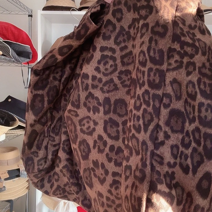 猪剖层皮革深色豹子
