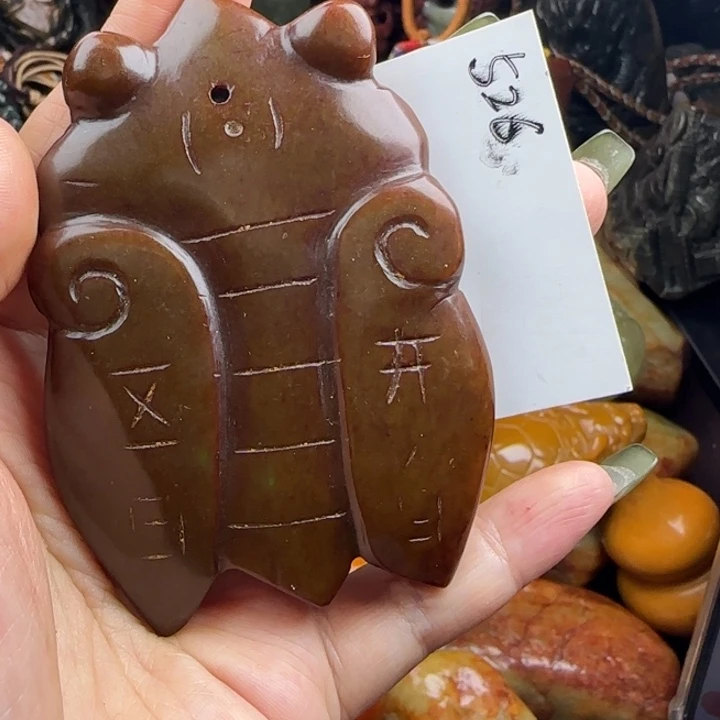 透闪石质玉未镶嵌珠宝奇石