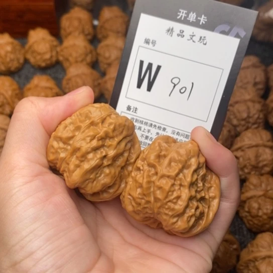 吊坠桃核我是第一百40